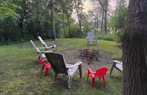 Dalton Cabin | Secluded lakeside cabin, rustic charm, sleeps 6, 700' lakeshore, 10 acres