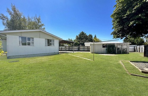 Twizel House | Sefton Cottage - Close to Bars and Restaurants