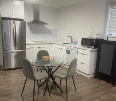 Durham Region Apartment | Self contained lower level 1 Bedroom apartment