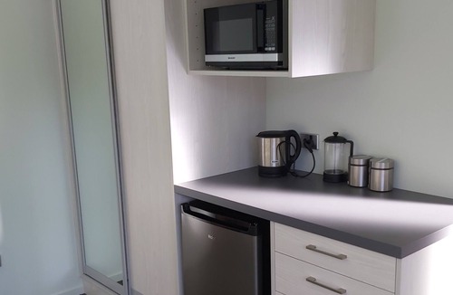 Waipiata Apartment | Self Contained Studio Unit on Rail Trail, Waipiata