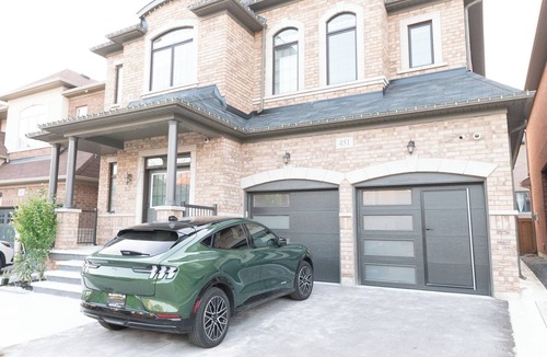 Oakville Apartment | Serene 2-bedroom Basement apartment with AC in Oakville