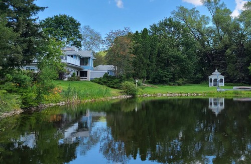 Whitchurch-Stouffville House | Serene 5 bedrm entire house on acres land & ponds