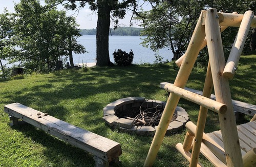 Aitkin Cabin | Serene Cabin Retreat with Stunning Views, Fishing, and Private Lake Access.