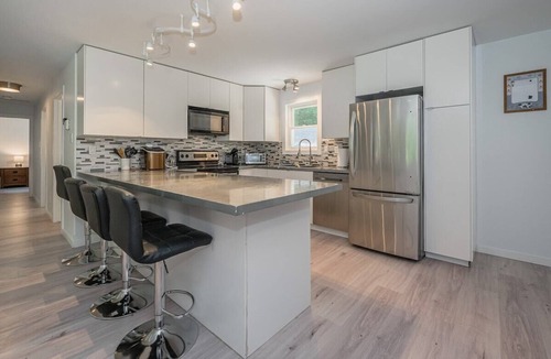 South Bruce Peninsula Cottage | Serenity & Fun at Mallory: Arcade, Views & More!