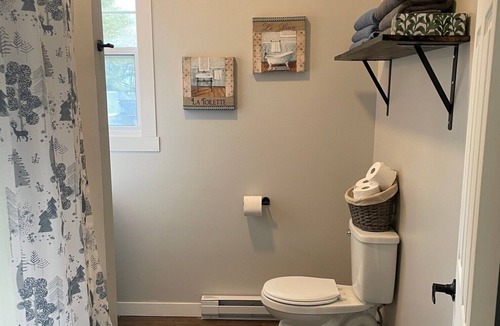 Coaticook Apartment | Serenity, charm and convenience - le Loft awaits you!