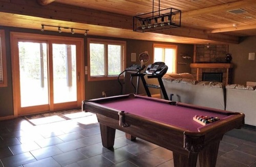 Duluth House | Serenity in the Woods - Minutes to Town