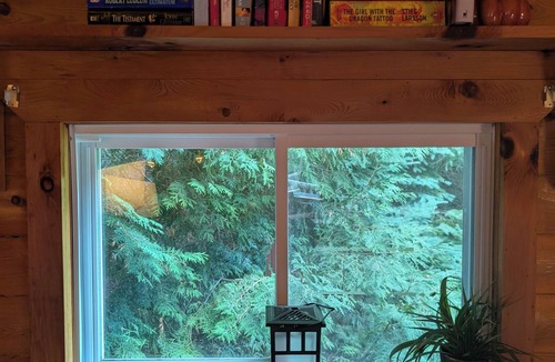 Asphodel-Norwood Cabin | Serenity Lane Stay: Private cabin in the woods on an animal sanctuary
