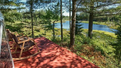 Glenfield House | Serenity Point Dome - Romantic Glamping Escape on a Private Pond
