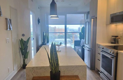 Downtown Toronto Apartment | Serviced 1 Bedroom Apartment in Toronto | Elm-Ledbury Building