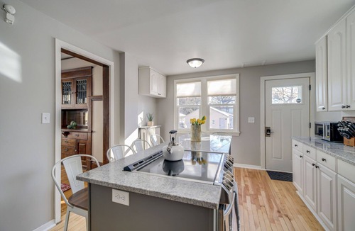 Merriam Park House | Seven Bedroom Saint Paul Stunner