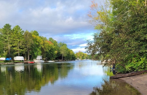 Washago Cottage | Shamrock Bay Resort 3 bedroom cottage in Muskoka