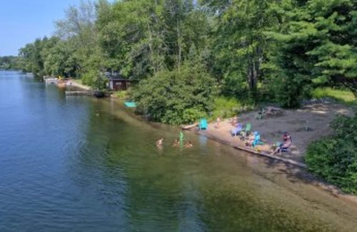 Washago Cottage | Shamrock Bay Resort 3 bedroom cottage in Muskoka