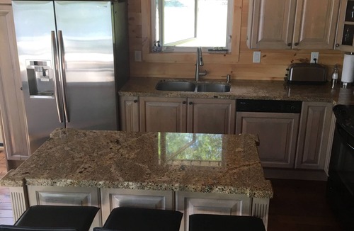 Sharbot Lake Cottage | Sharbot Lake Waterfront Loft