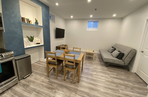 York Regional Municipality Apartment | Sharon getaway with everything you need