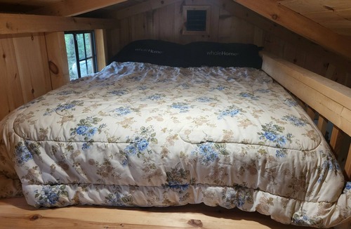 Faraday Cottage | SHARON'S LAKEVIEW COTTAGE - WATERFRONT PROPERTY! SUMMER AVAILABILITY!