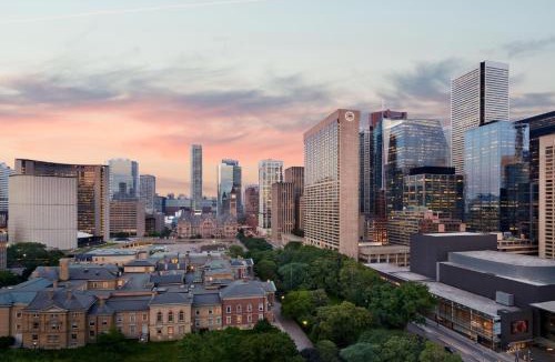 Financial District Hotel | Sheraton Centre Toronto Hotel