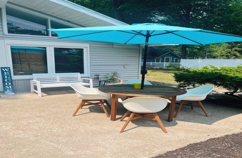 Port Colborne House | Sherkston/Cedar Bay, Port Colborne. Your Lakeside Escape Awaits at Private Beach
