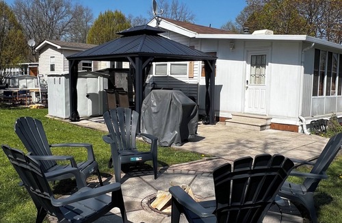 Sherkston House | Sherkston shore Resort - cozy comfortable and sleeps 8