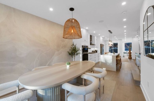 The Danforth Hotel | Sherwood Stays - Parking/HotTub/Gym/Sauna