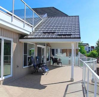 Grand Bend House | Shoreline Palace - 6 Bed, 3 Bath, Beachfront, Swim spa, Pool table