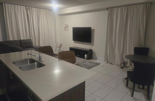 Markham Apartment | Short stay and exploring the city