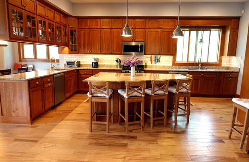 Perry House | Silver Lake Lakefront Home