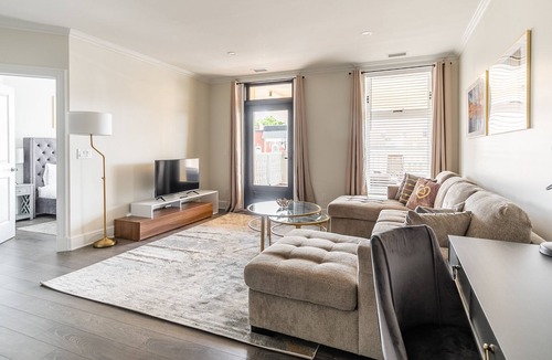 Smiths Falls Apartment | Simply Comfort. Rideau 2Br Signature Apartment Free Parking