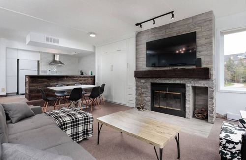 The Blue Mountains Apartment | Ski In/Ski Out Cachet Crossing Chalet, Sleeps 6