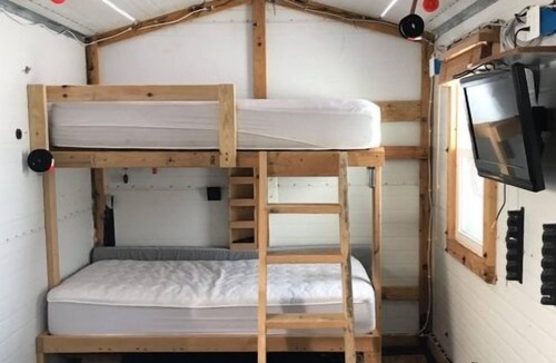 Isle House | Skid House 6