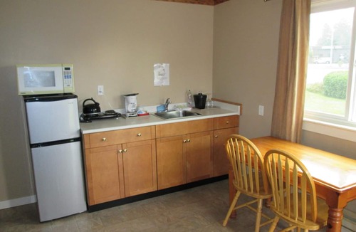 Regional District of Nanaimo Hotel | Skylite Motel