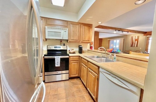 Hill City House | Sleeps 8. 3 Bedroom 2 Bath Better than any motel.