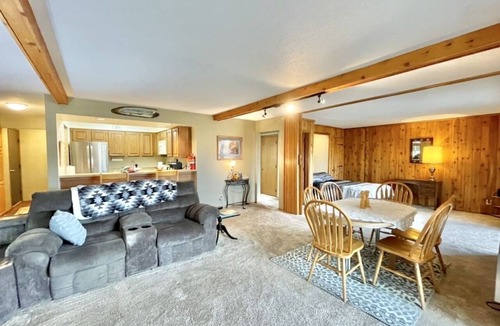 Hill City House | Sleeps 8. 3 Bedroom 2 Bath Better than any motel.