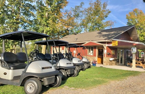 Hill City House | Sleeps 8. 3 Bedroom 2 Bath Better than any motel.