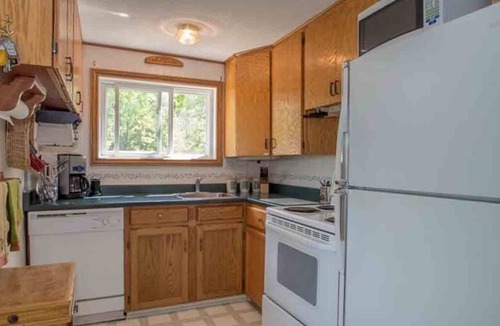 Port Severn Cottage | Slip Away - Affordable 3Br Cottage w/Sand Beach & Great Swimming