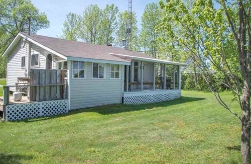 Port Severn Cottage | Slip Away - Affordable 3Br Cottage w/Sand Beach & Great Swimming