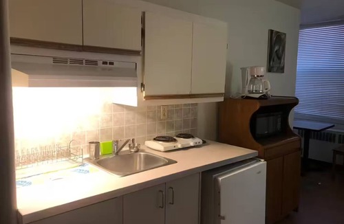 Quartier des Spectacles Apartment | Small affordable Studio near UQAM.