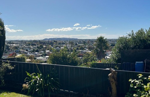 Taradale Apartment | Smart Comfortable Unit