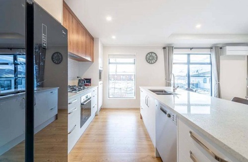 Tekapo Apartment | Snow Pine 3 Bedroom Apartment