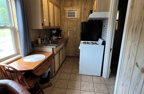 Lake Shore Apartment | Snug as a Bug Studio-style Motel on The Gull Lake Trail in Lake Shore WiFi, AC