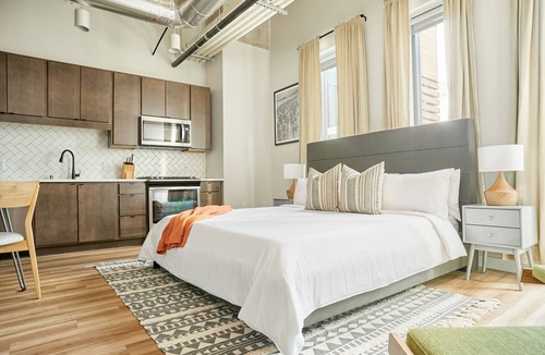 Uptown Apartment | Sonder at REVEL | Queen Studio Apartment