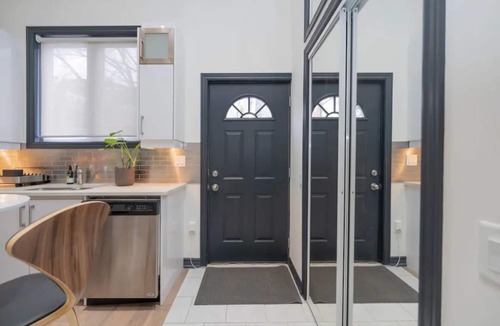 Midtown Toronto House | Sophisticated Coach House in the Annex