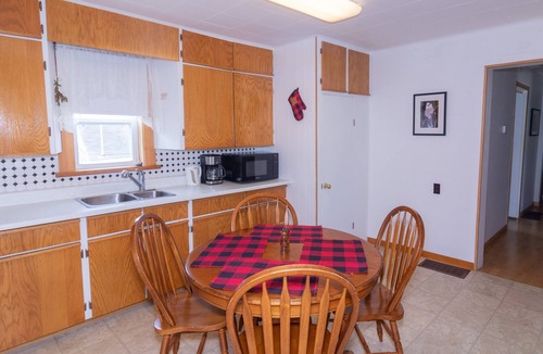 Whitney Cottage | ✔South Algonquin✔Cottage✔Families✔Couples