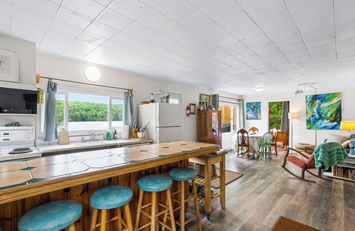 Harcourt Cottage | South Algonquin Lakefront 2 Bedroom Cottage on Walking/ATV/Snowmobile Trail