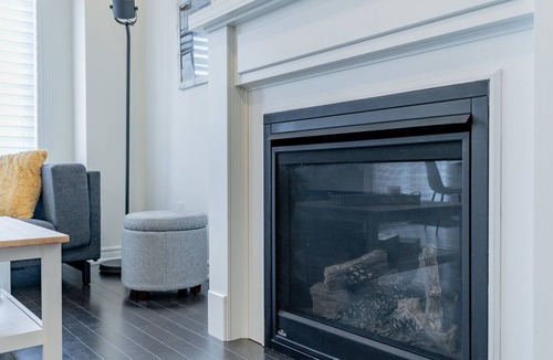 Bradford House | Spacious, Family-Friendly 3 Bedroom, 3 Washroom ~ Bradford ~ West Gwillimbury