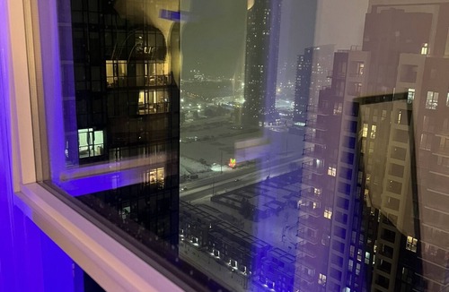 Downtown Mississauga Condo | Spacious 1 bedroom condo with indoor Pool/Gym