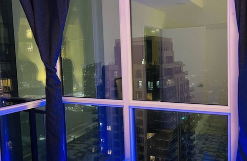 Downtown Mississauga Condo | Spacious 1 bedroom condo with indoor Pool/Gym