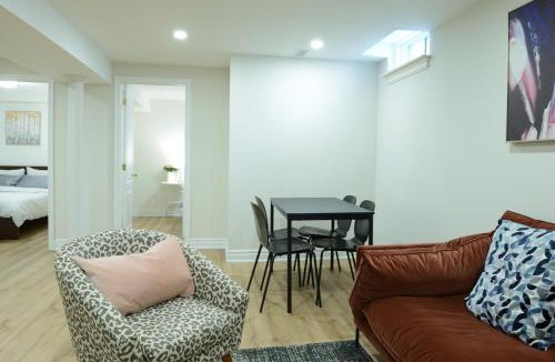 Richmond Hill Apartment | Spacious 2-Bed-Room near Yonge & Major Mackenzie