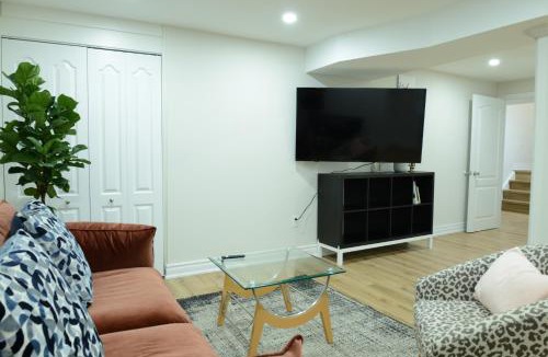 Richmond Hill Apartment | Spacious 2-Bed-Room near Yonge & Major Mackenzie