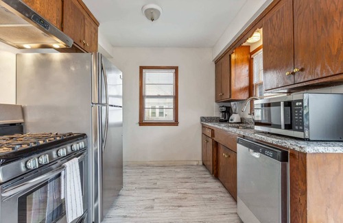Crystal Apartment | Spacious 3-Bed Loft Home, Private Deck & Fire Pit