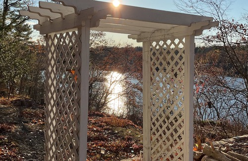 Frontenac Cottage | Spacious 3-bedroom cottage on beautiful Desert Lake with WiFi, AC